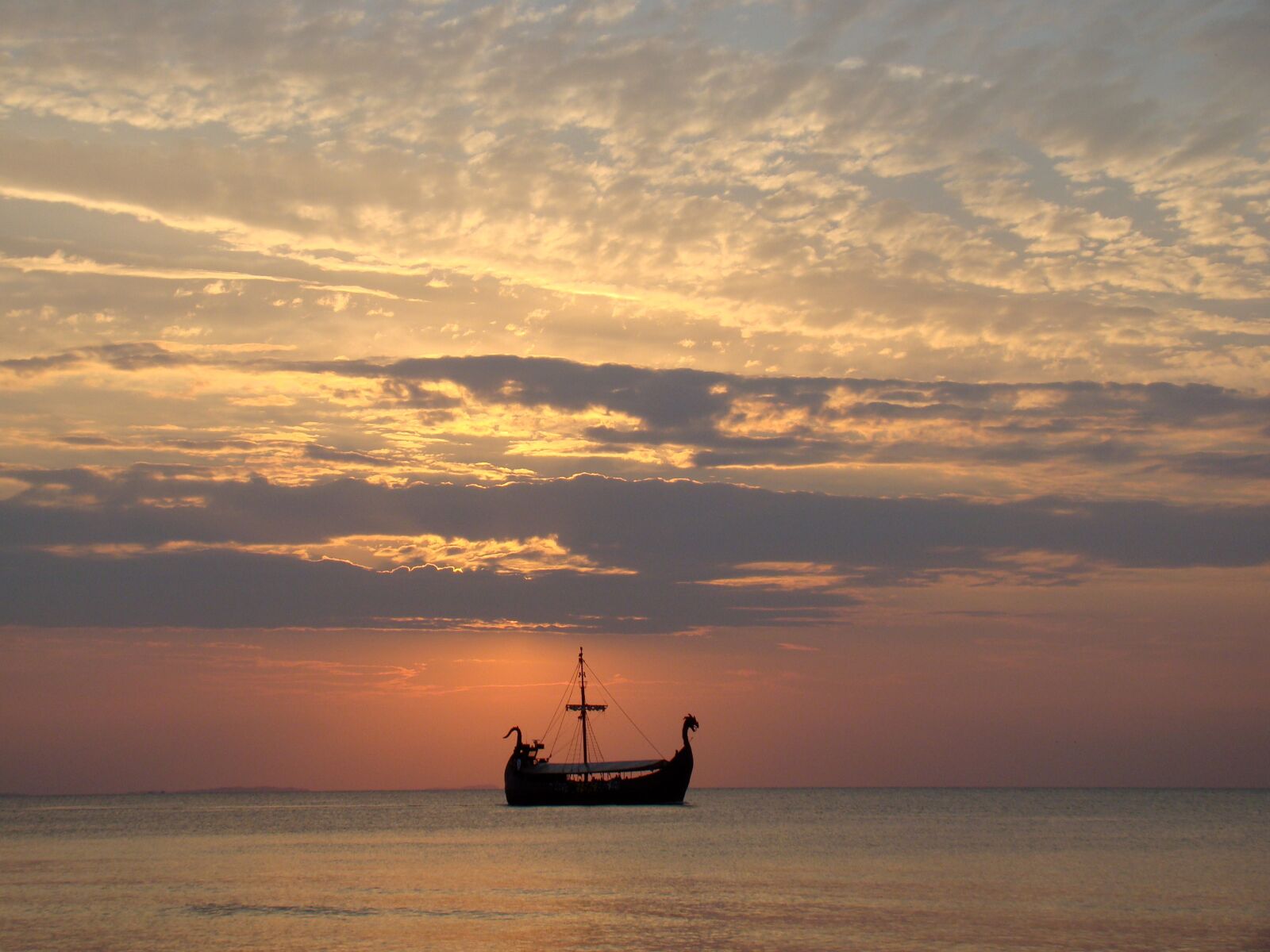 Sony Cyber-shot DSC-H50 sample photo. Ship, sunset, sea photography