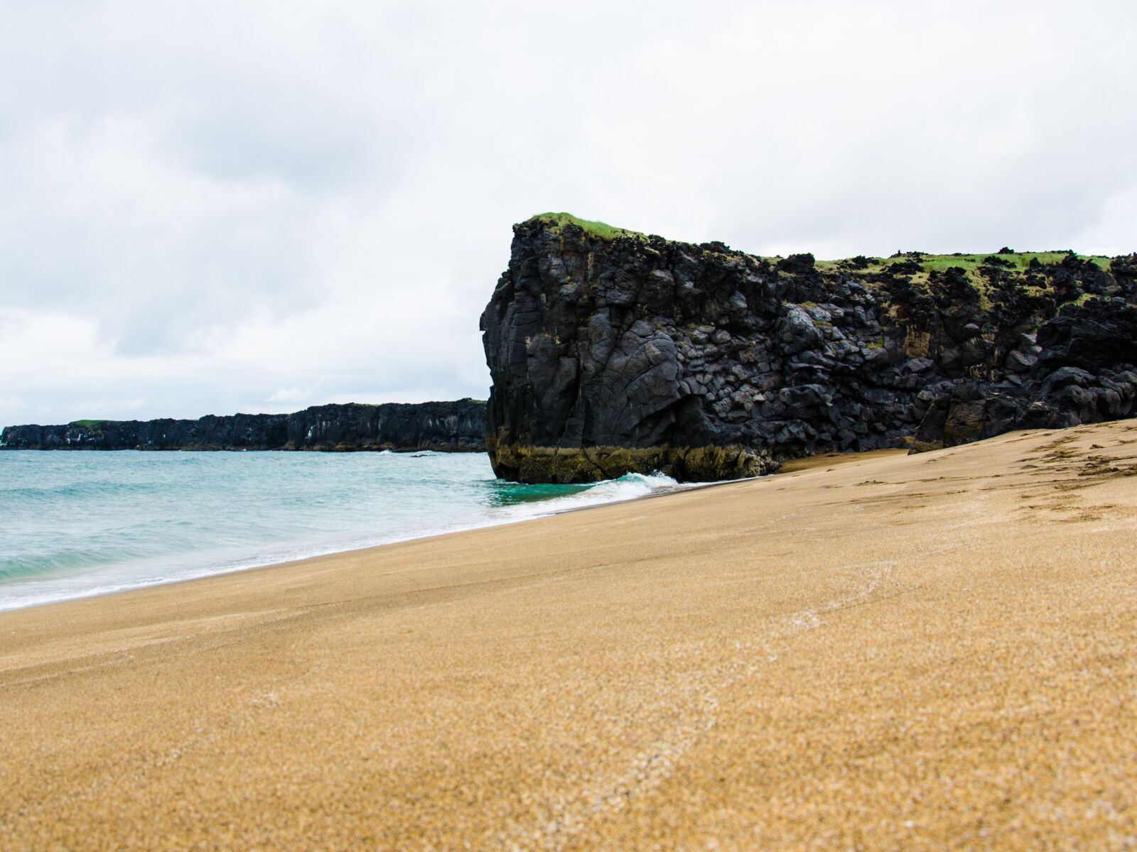 Nikon D7000 sample photo. Beach, cliff, shore photography