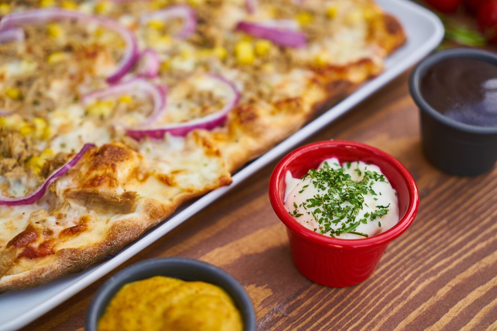 Sony a7R II sample photo. Pizza, plate, dough photography