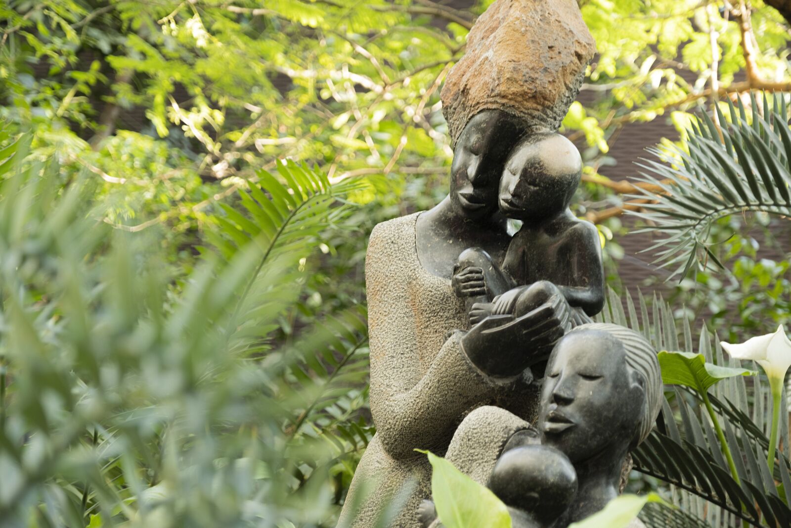 Fujifilm XF 16-55mm F2.8 R LM WR sample photo. Sculpture, garden, family photography