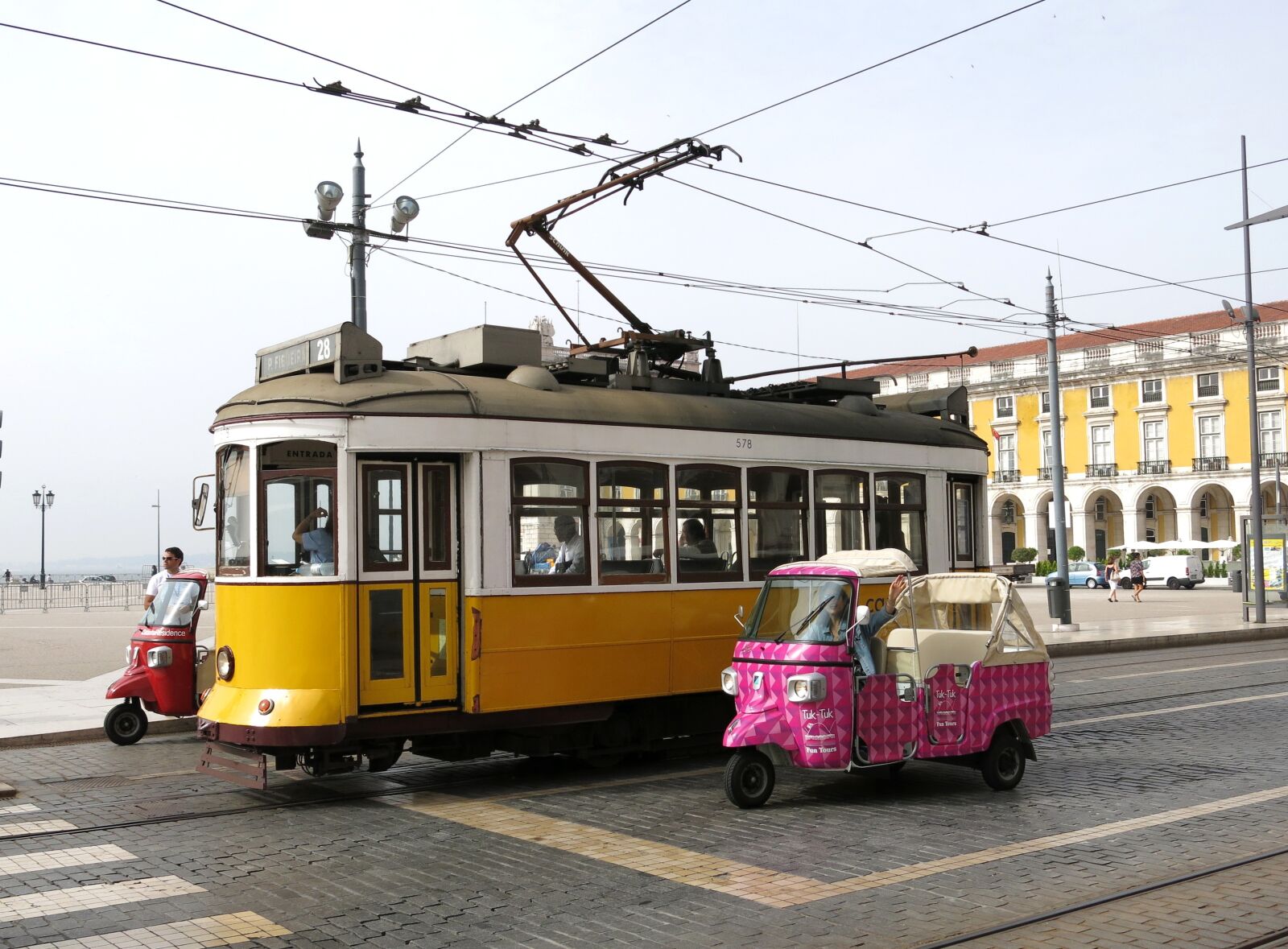 Canon PowerShot G15 sample photo. Tram, lisbon, tuk tuk photography