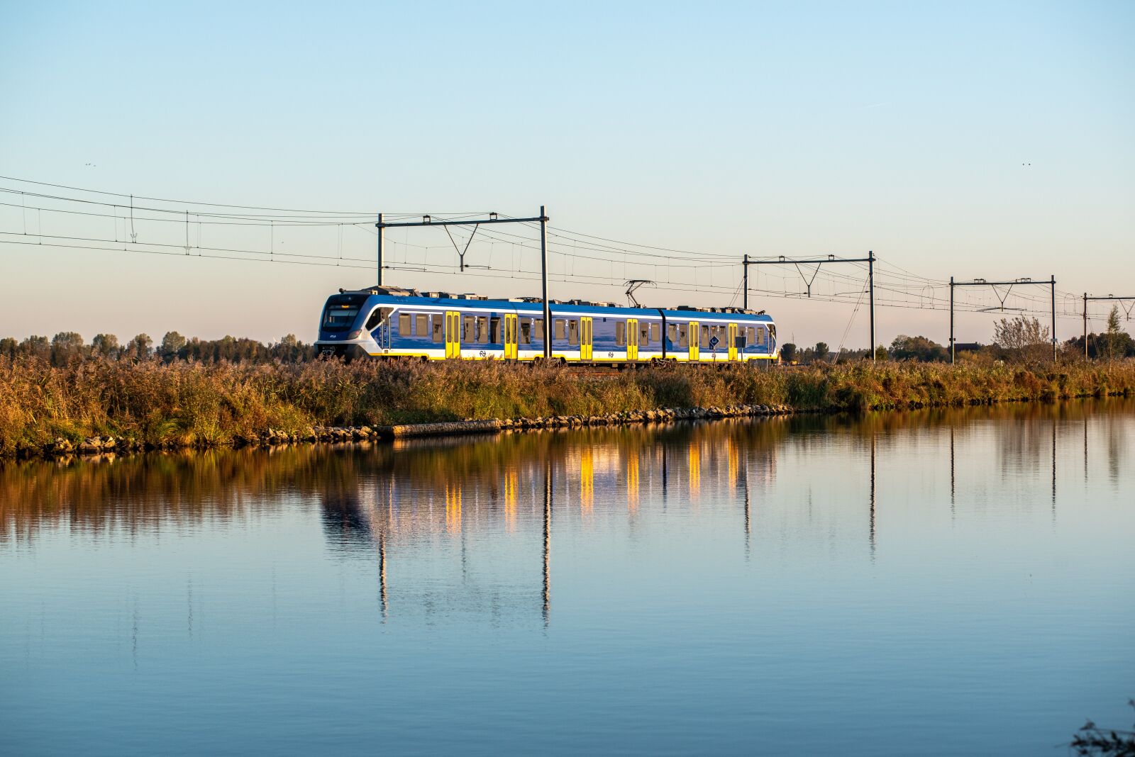 Nikon D750 sample photo. Train, bridge, railroad photography