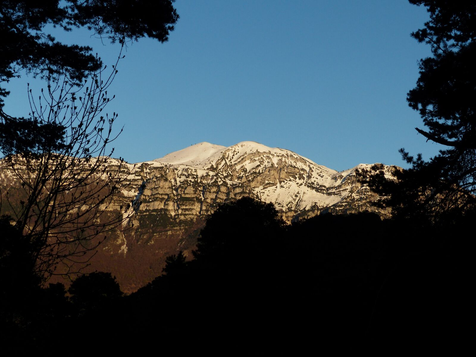 Panasonic Lumix DMC-FZ200 sample photo. Monte altissimo, monte altissimo photography