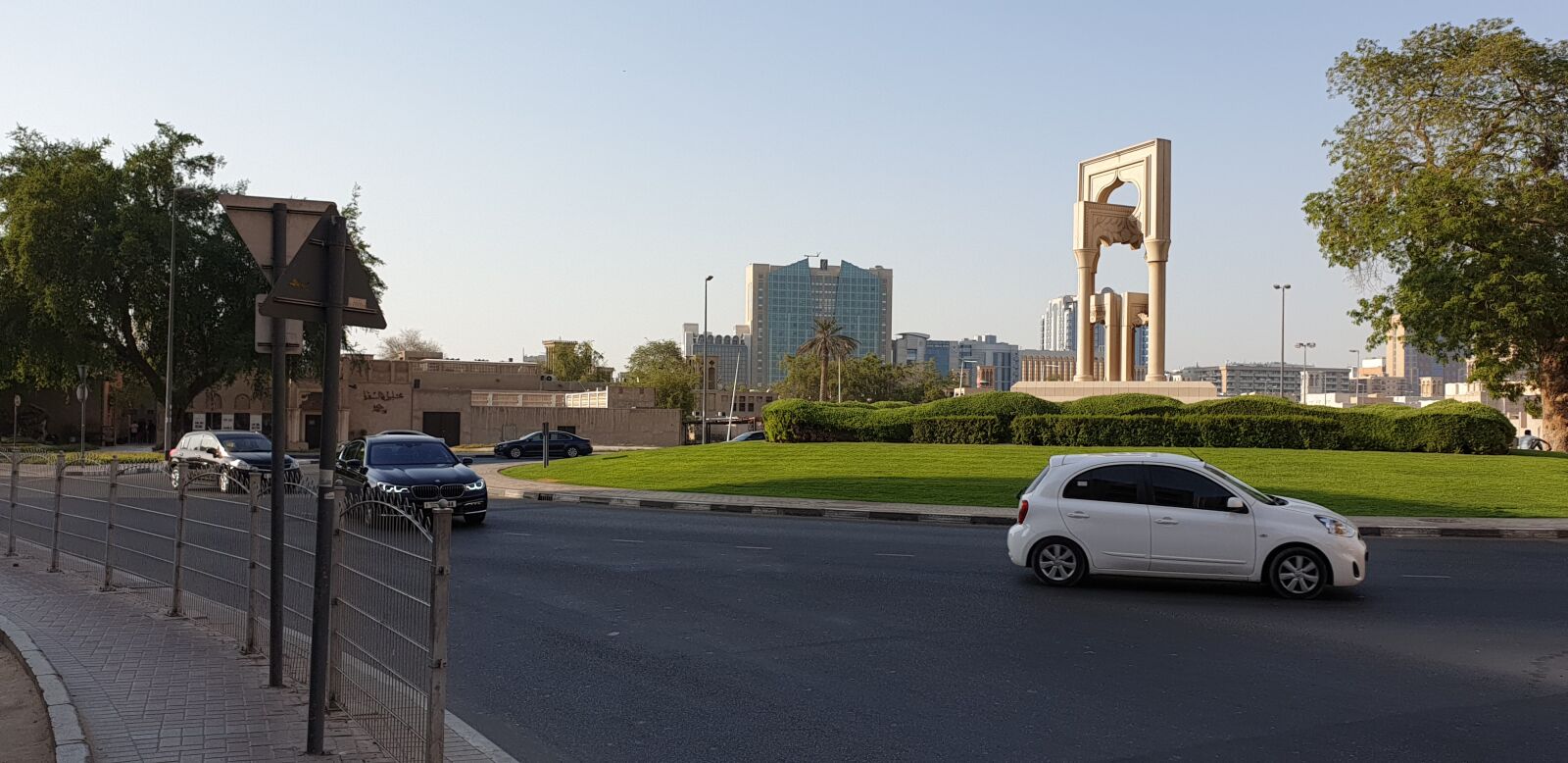 Samsung Galaxy Note9 sample photo. Dubai, square, city photography