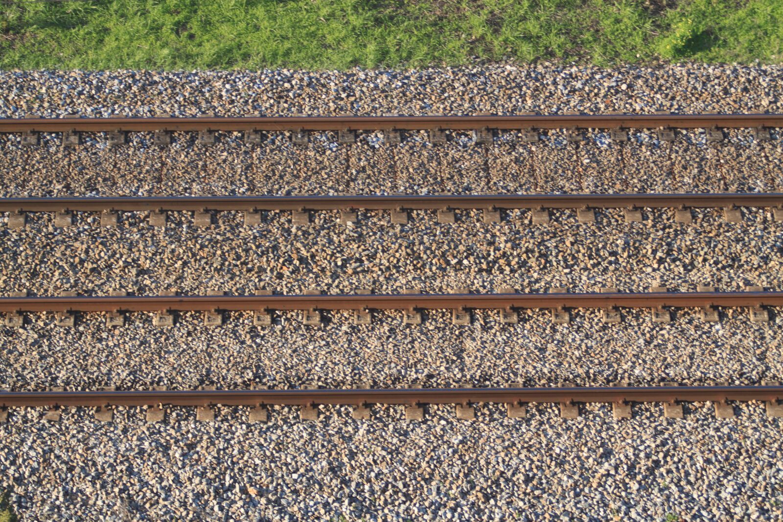Canon EOS 500D (EOS Rebel T1i / EOS Kiss X3) sample photo. Rail, rail texture, lines photography