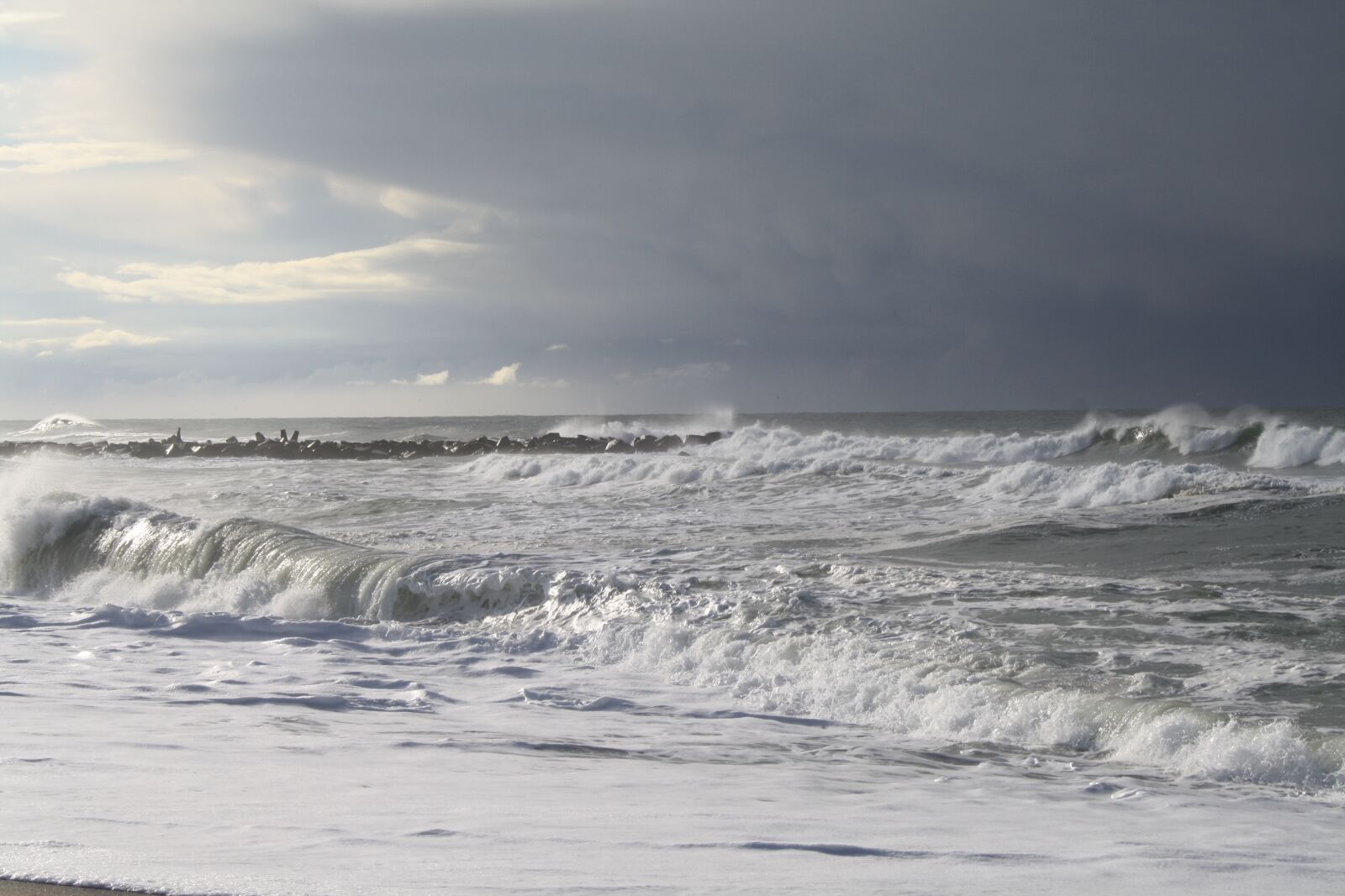 Canon EOS 1000D (EOS Digital Rebel XS / EOS Kiss F) sample photo. Coast, forward, beach photography