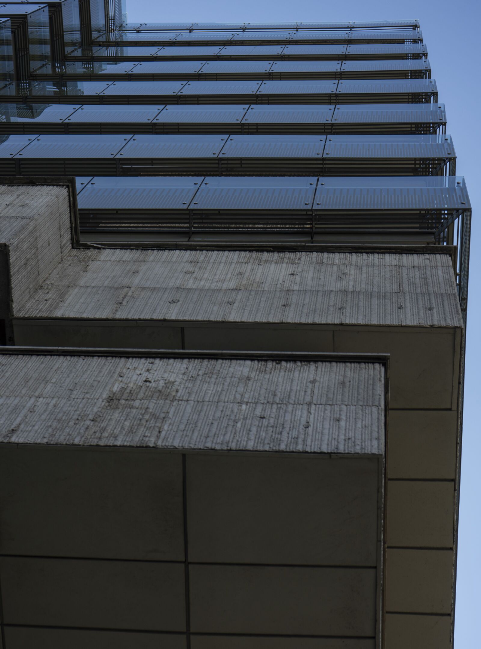 Sony a7 II + Sony FE 28-70mm F3.5-5.6 OSS sample photo. Building, glass, concrete photography