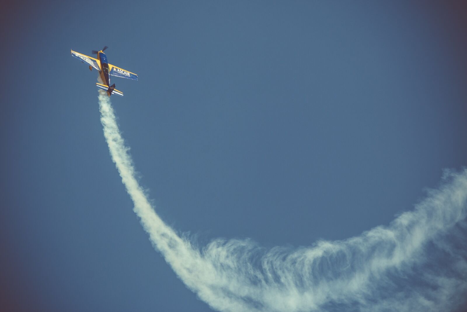 150-600mm F5-6.3 DG OS HSM | Contemporary 015 sample photo. Extra 300, aircraft, flying photography
