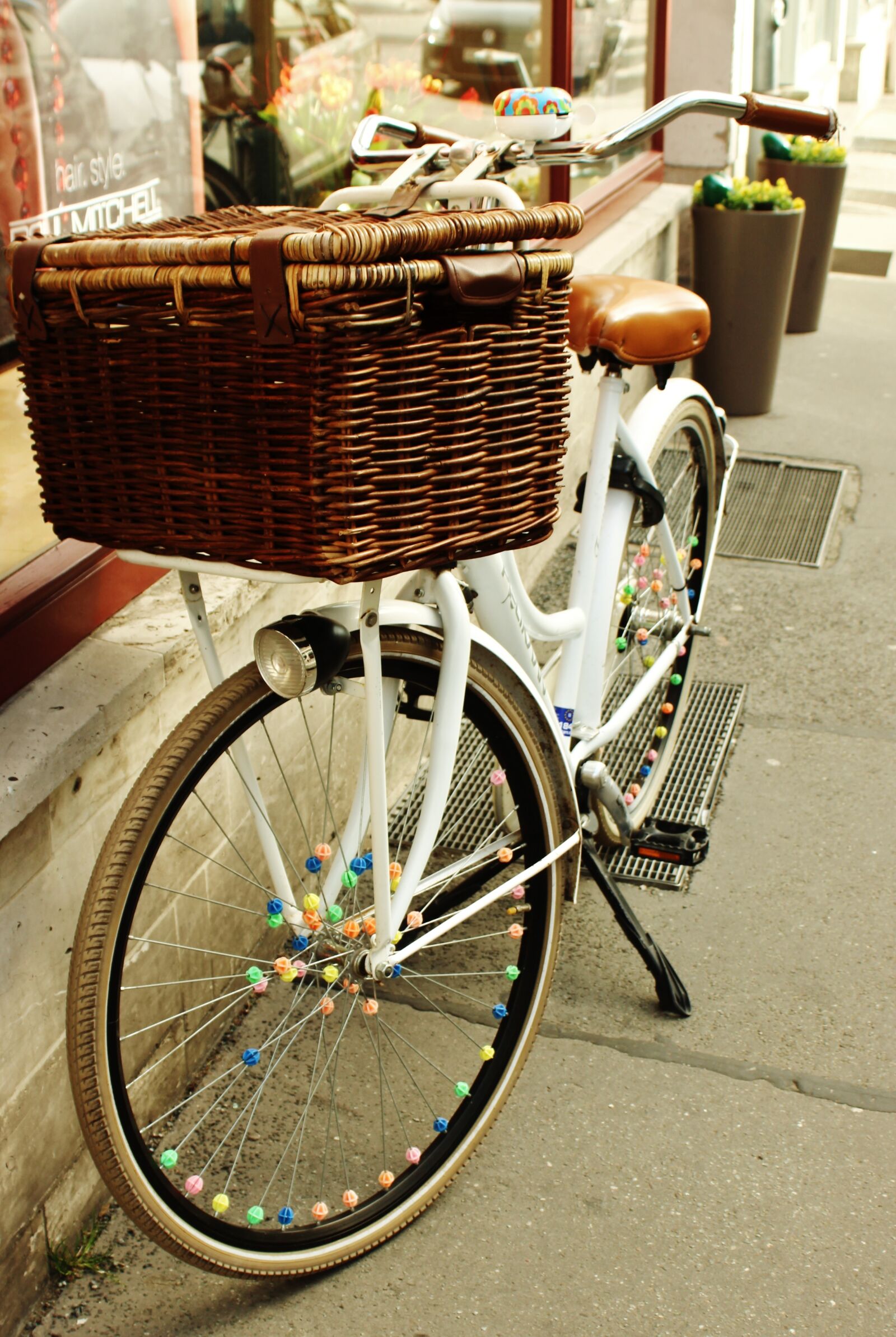 Canon EOS 600D (Rebel EOS T3i / EOS Kiss X5) sample photo. Bike, bicycle, city photography