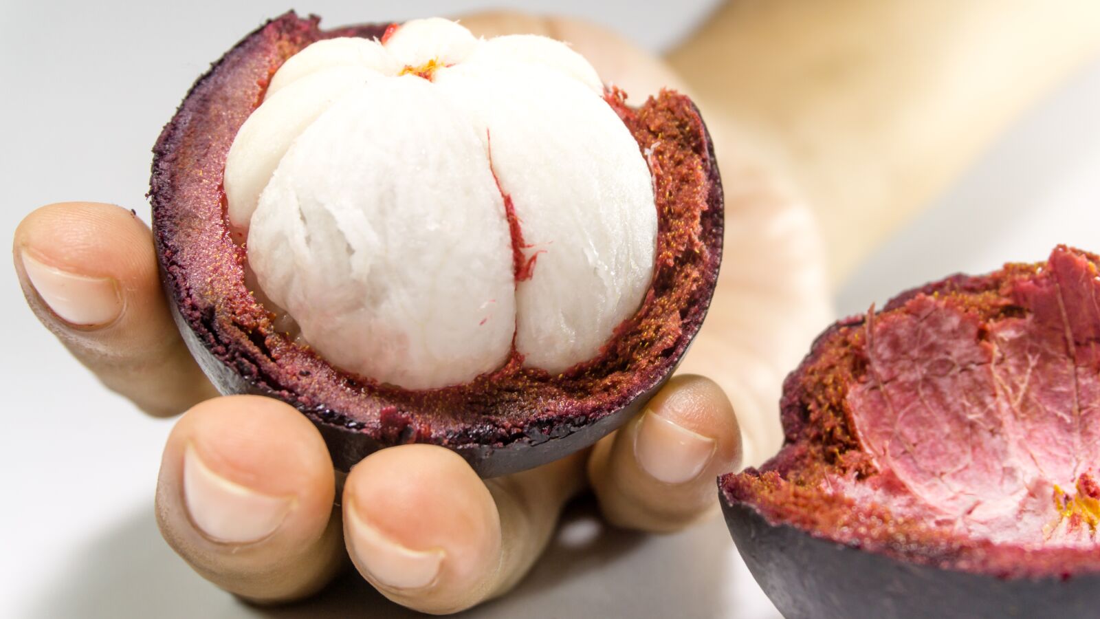 Sony a5100 sample photo. Mangosteen, fruit, white photography
