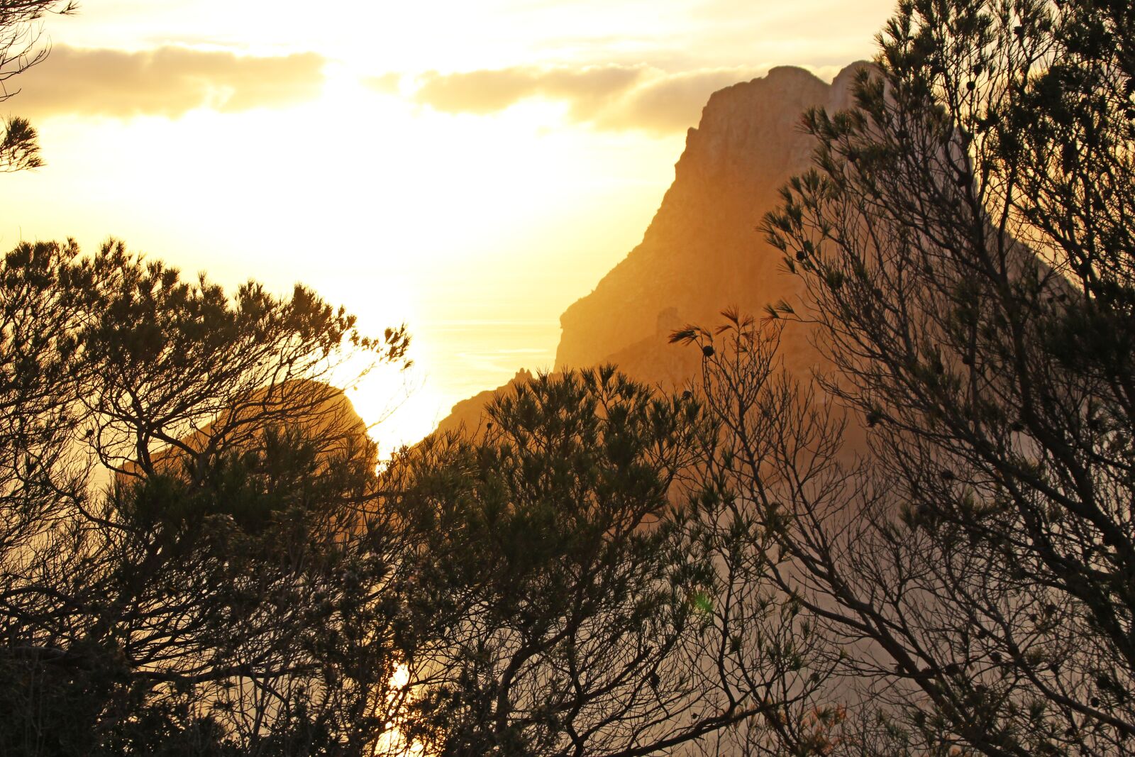 Canon EOS 600D (Rebel EOS T3i / EOS Kiss X5) sample photo. Ibiza, island, sea photography