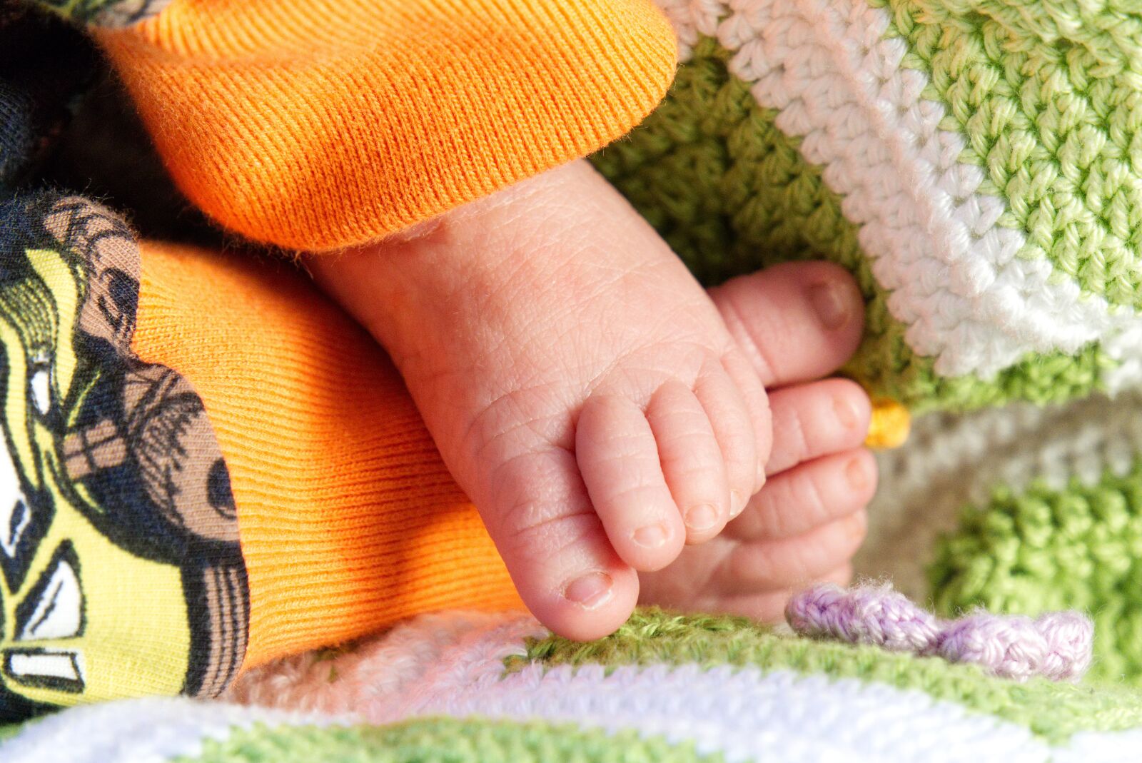 Sony a6000 sample photo. Baby feet, feet, baby photography