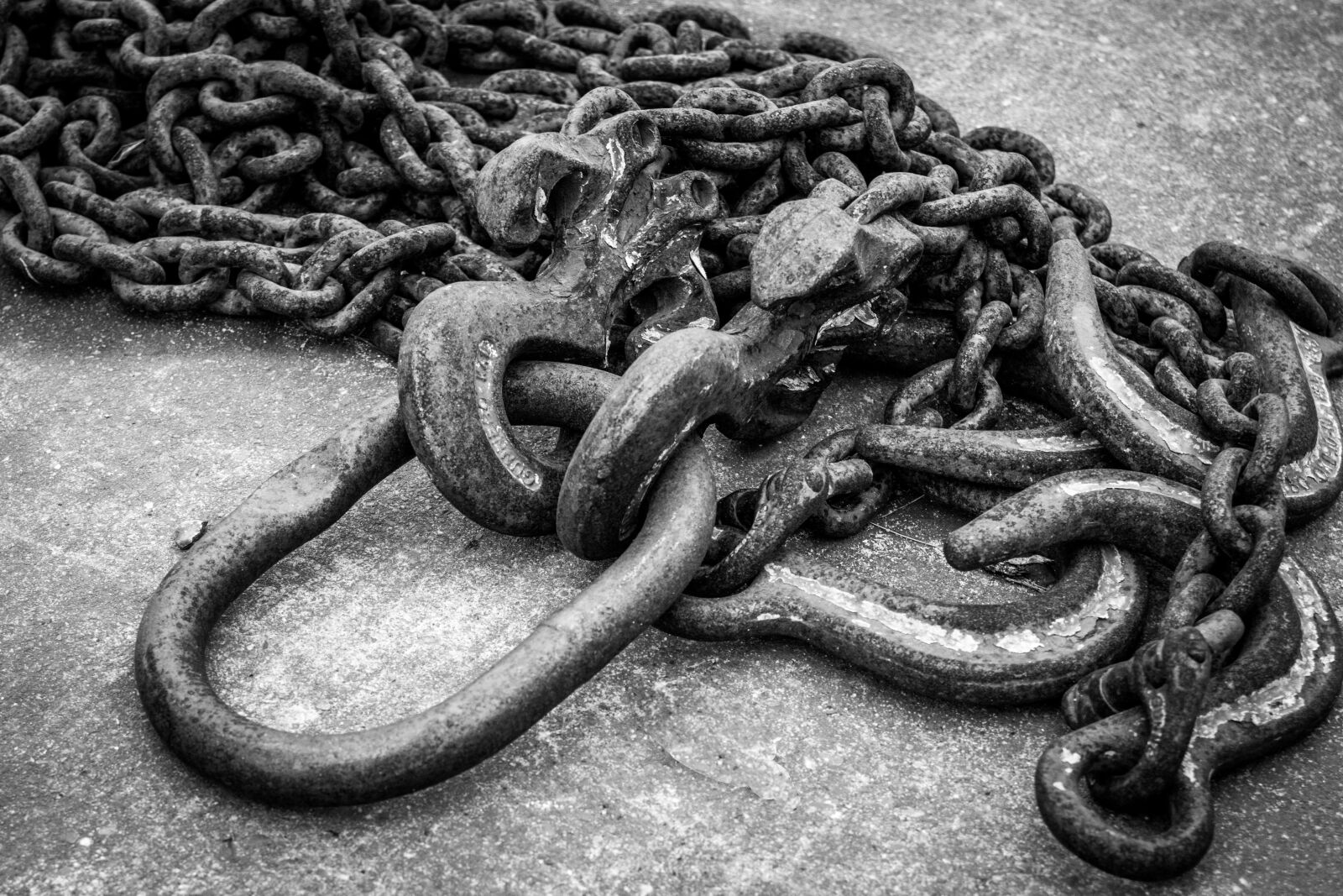 Canon EOS 70D sample photo. Chain, rusty, port photography