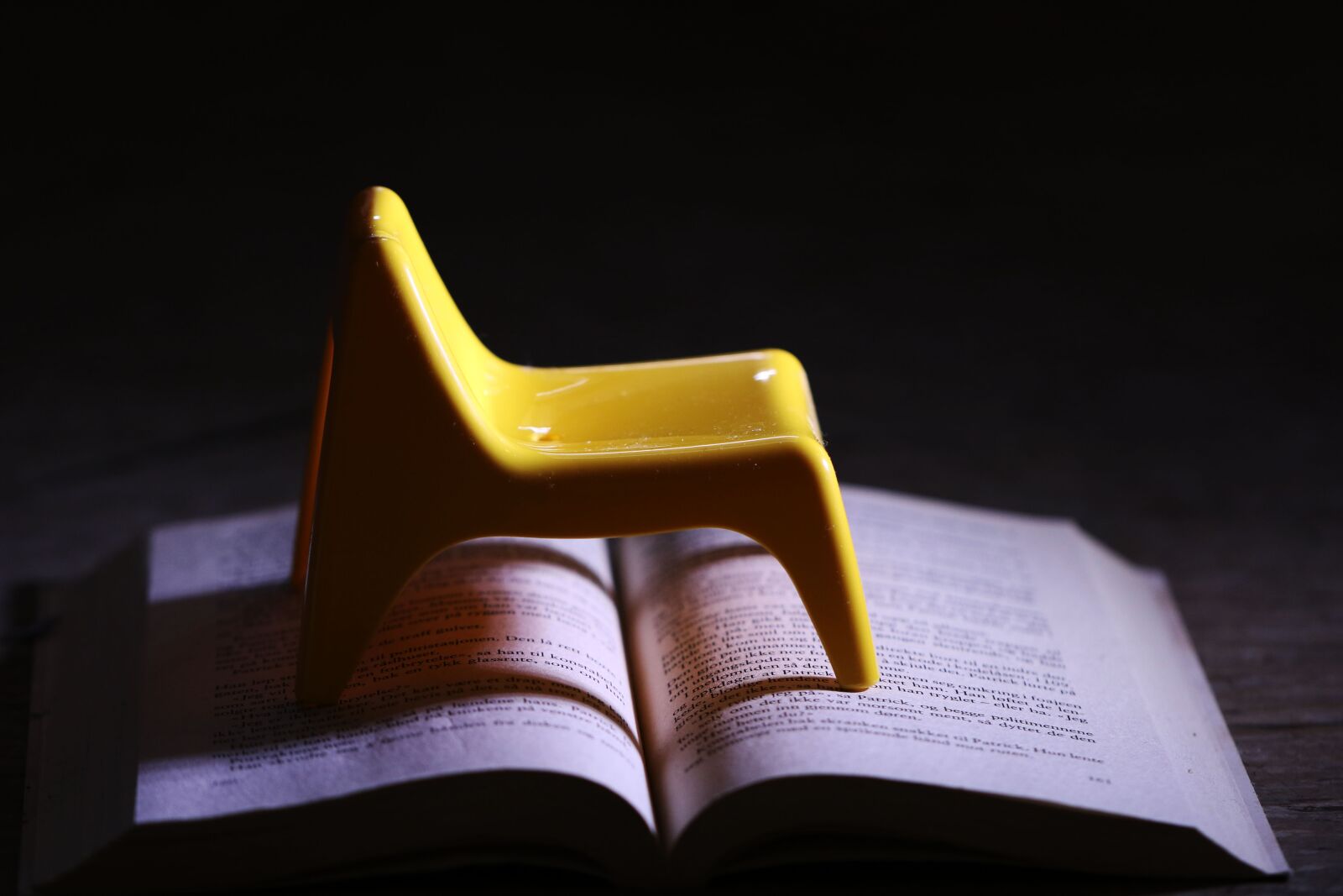 Canon EOS 7D Mark II sample photo. Chair, book, reading photography