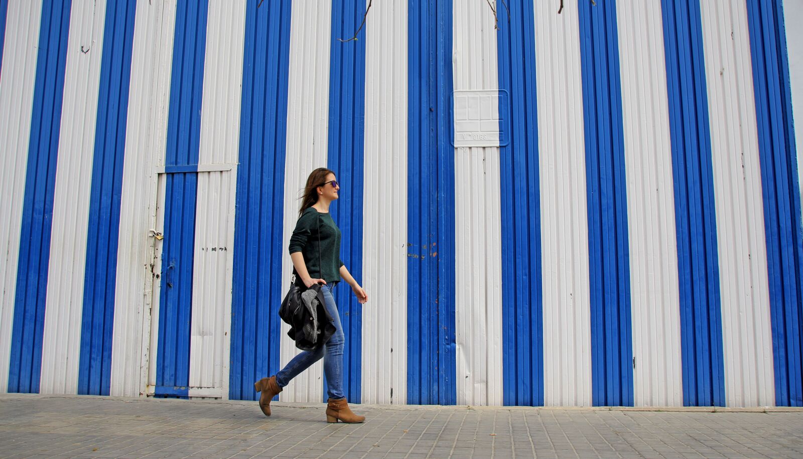 Canon EOS 60D sample photo. Women, walk, city photography