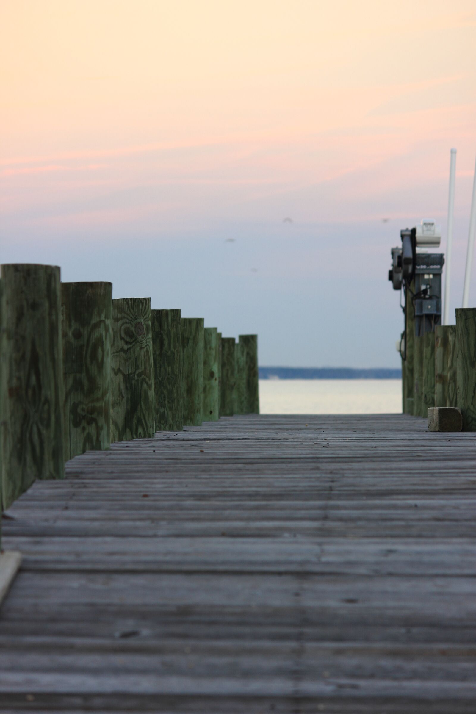 Canon EOS 600D (Rebel EOS T3i / EOS Kiss X5) sample photo. Peer, sunset, afternoon photography