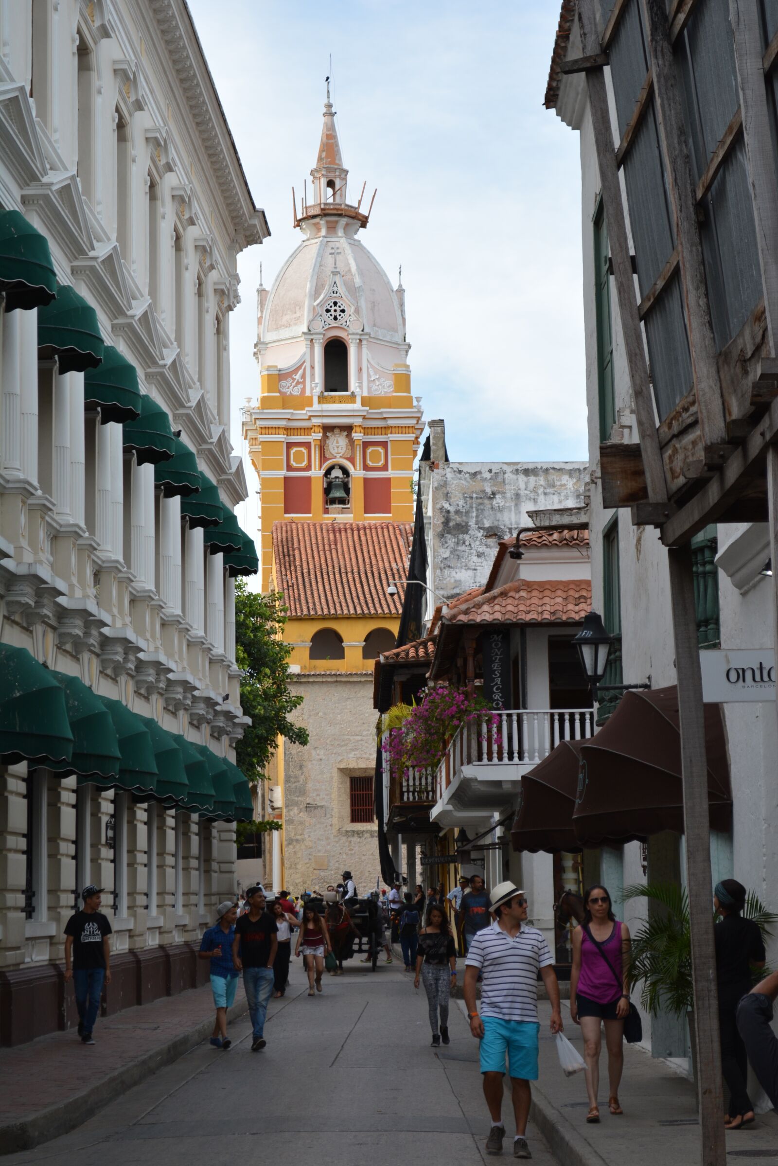 Nikon D5200 sample photo. Cartagena, street, colombia photography