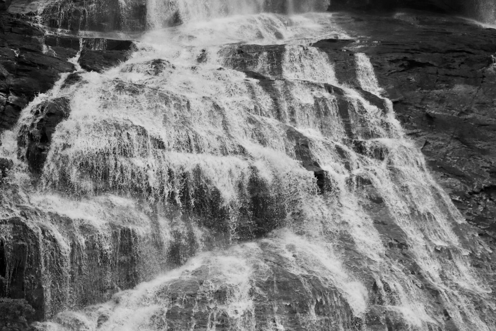 Canon EOS 800D (EOS Rebel T7i / EOS Kiss X9i) sample photo. Cascade, norway, mountain photography
