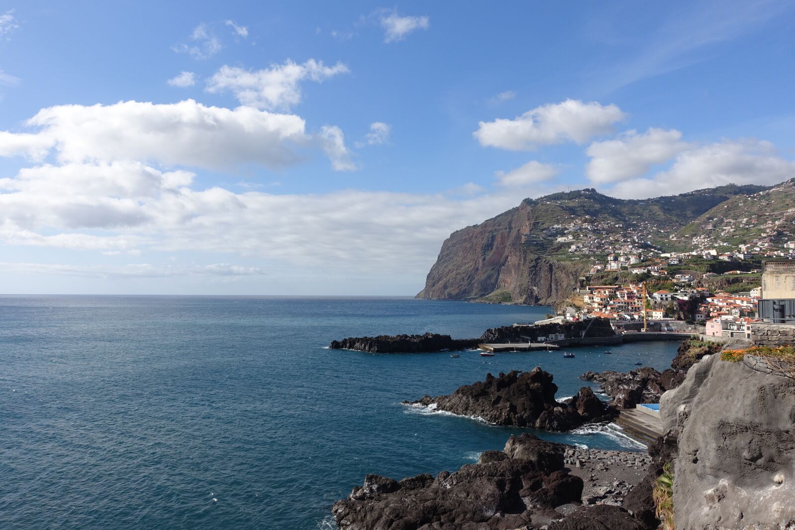 Sony Cyber-shot DSC-RX100 III sample photo. Sea, rocks, water photography