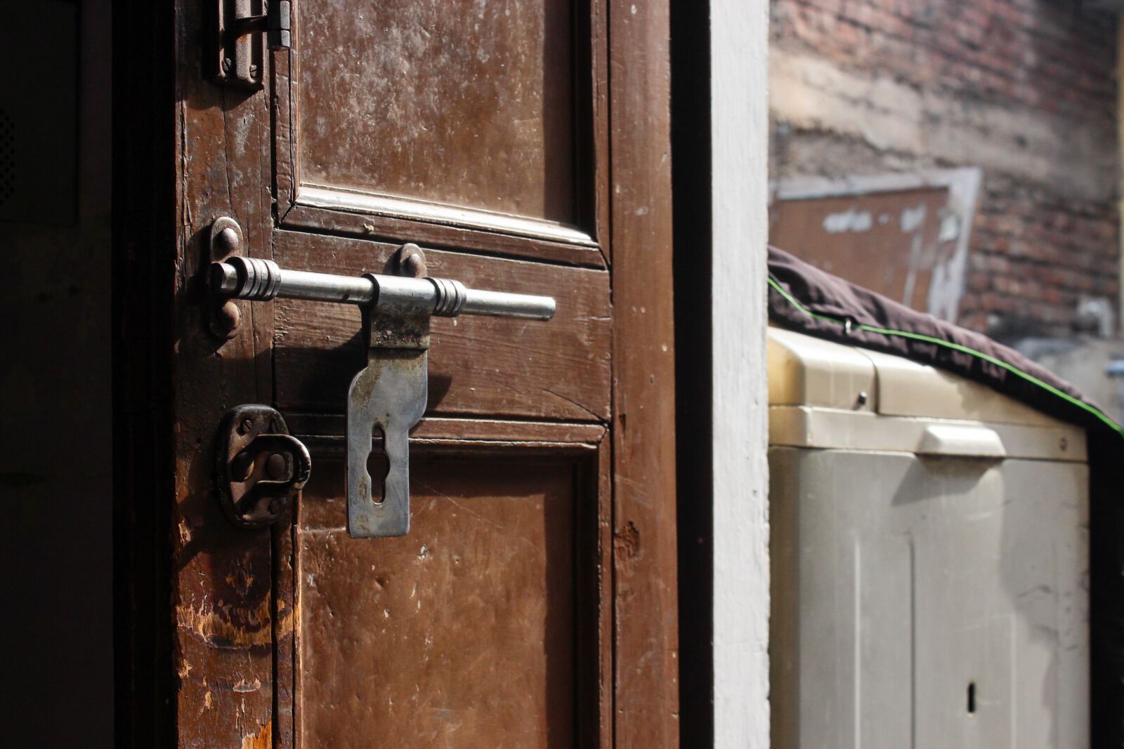 Canon EOS 700D (EOS Rebel T5i / EOS Kiss X7i) sample photo. Wood, wooden, vintage photography