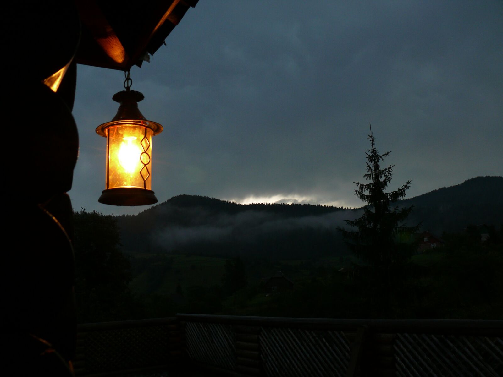 Panasonic DMC-FZ50 sample photo. Mountains, lamp, nature photography