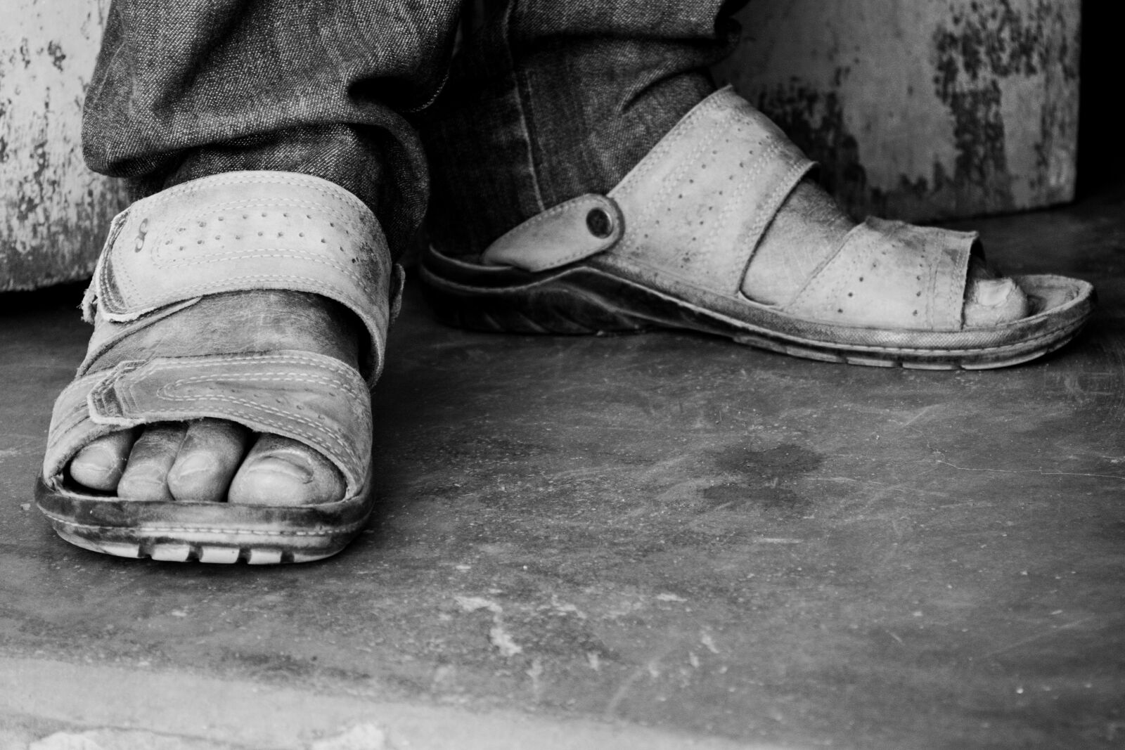 Nikon D5200 sample photo. Feet, man, sandals photography