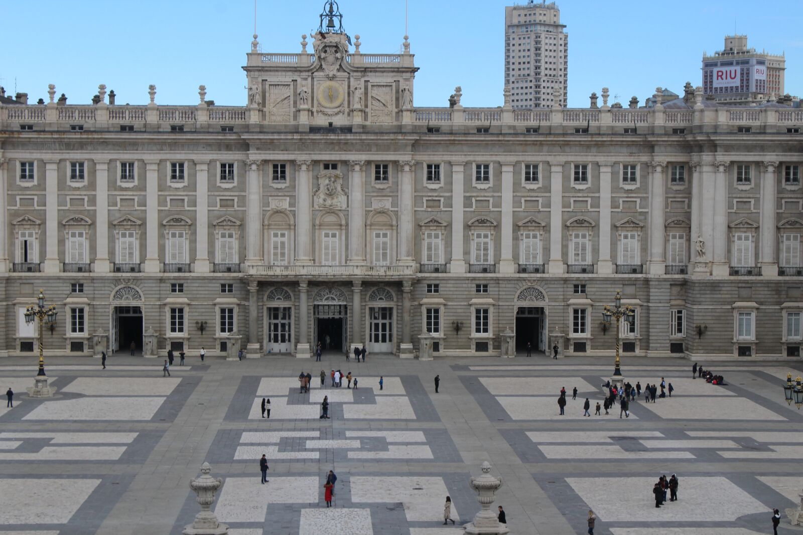 Canon EOS 1200D (EOS Rebel T5 / EOS Kiss X70 / EOS Hi) sample photo. Madrid, building, spain photography