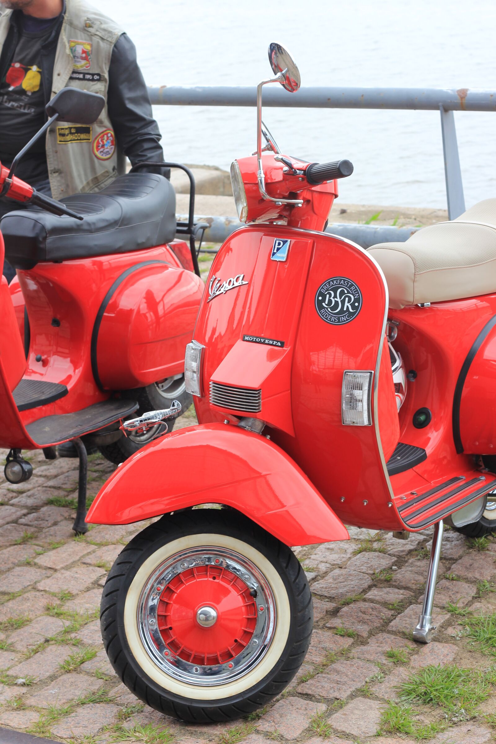 Canon EOS 550D (EOS Rebel T2i / EOS Kiss X4) sample photo. Motorcycle, red, engineering photography