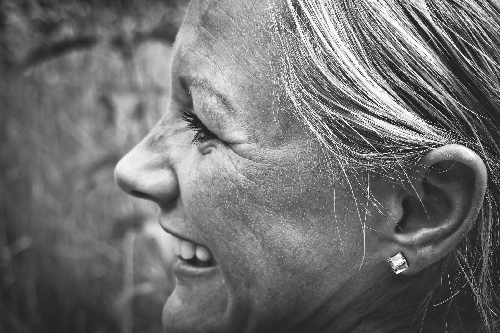 Olympus OM-D E-M10 sample photo. Woman, portrait, face photography