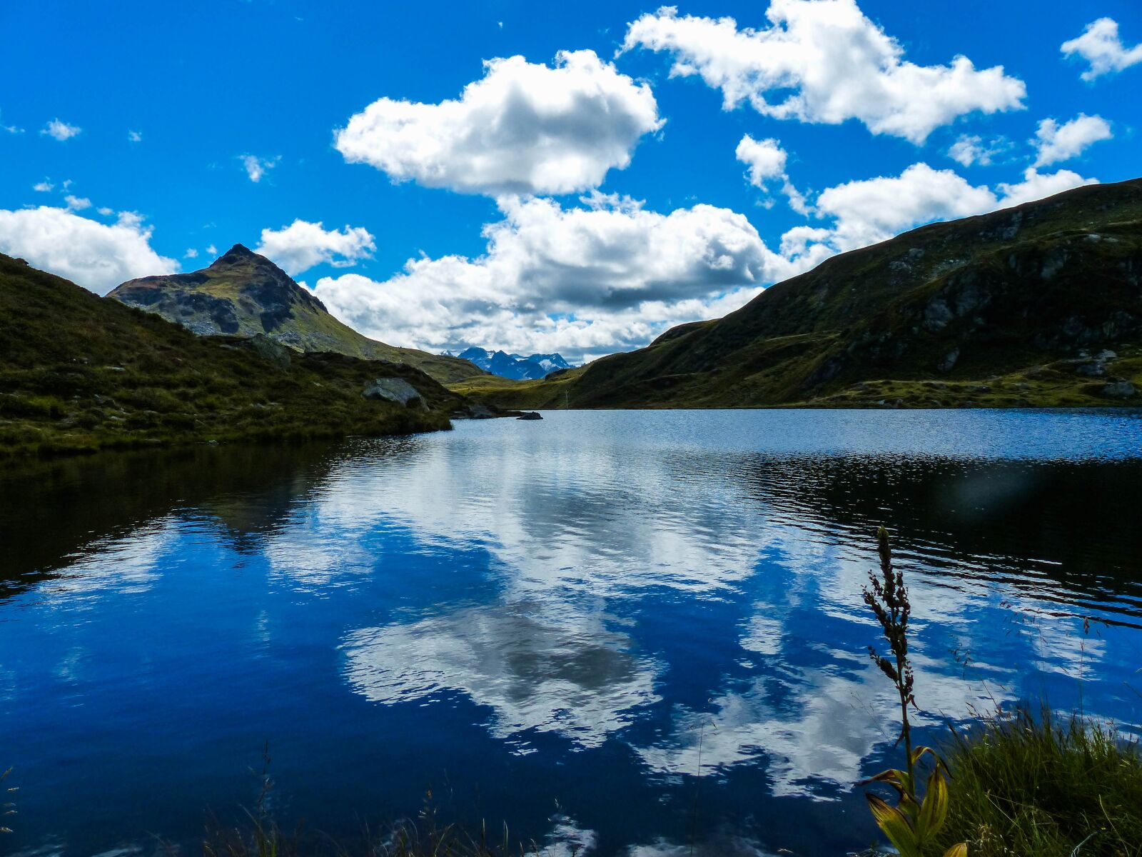 Panasonic Lumix DMC-FZ200 sample photo. Tyrol, lake, sheep siedel photography