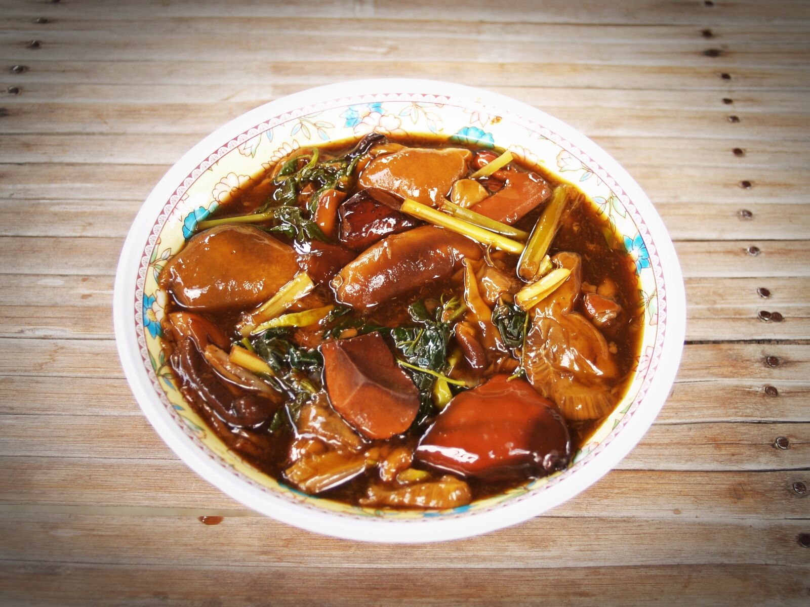Olympus E-300 (EVOLT E-300) sample photo. Asia, bowl, chili photography