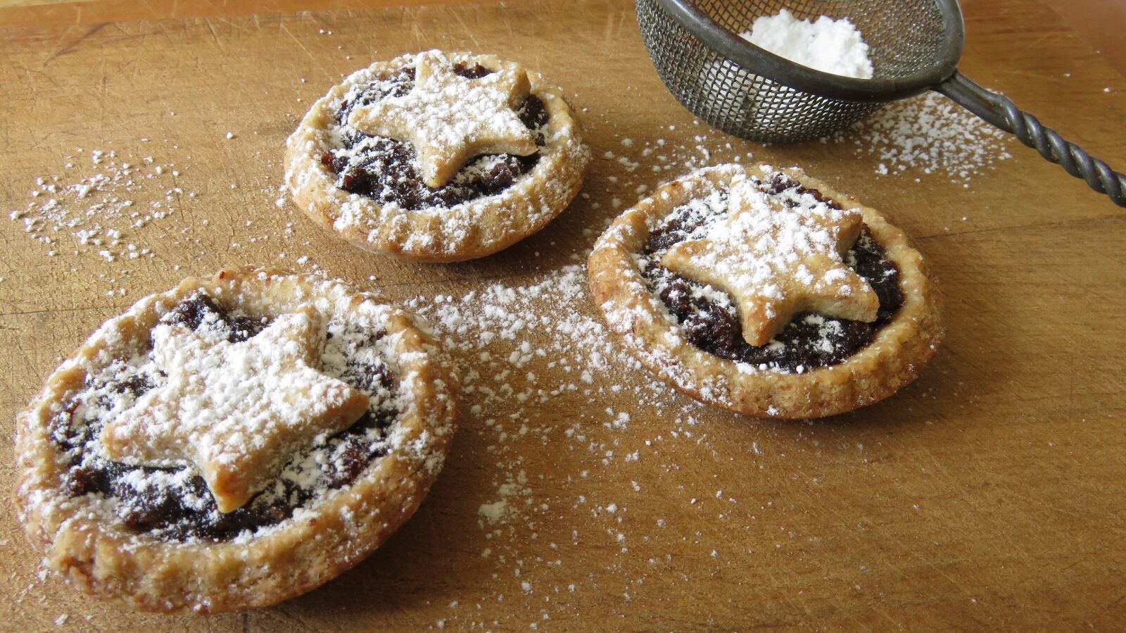 Canon PowerShot SX710 HS sample photo. Mince pies, baking, christmas photography