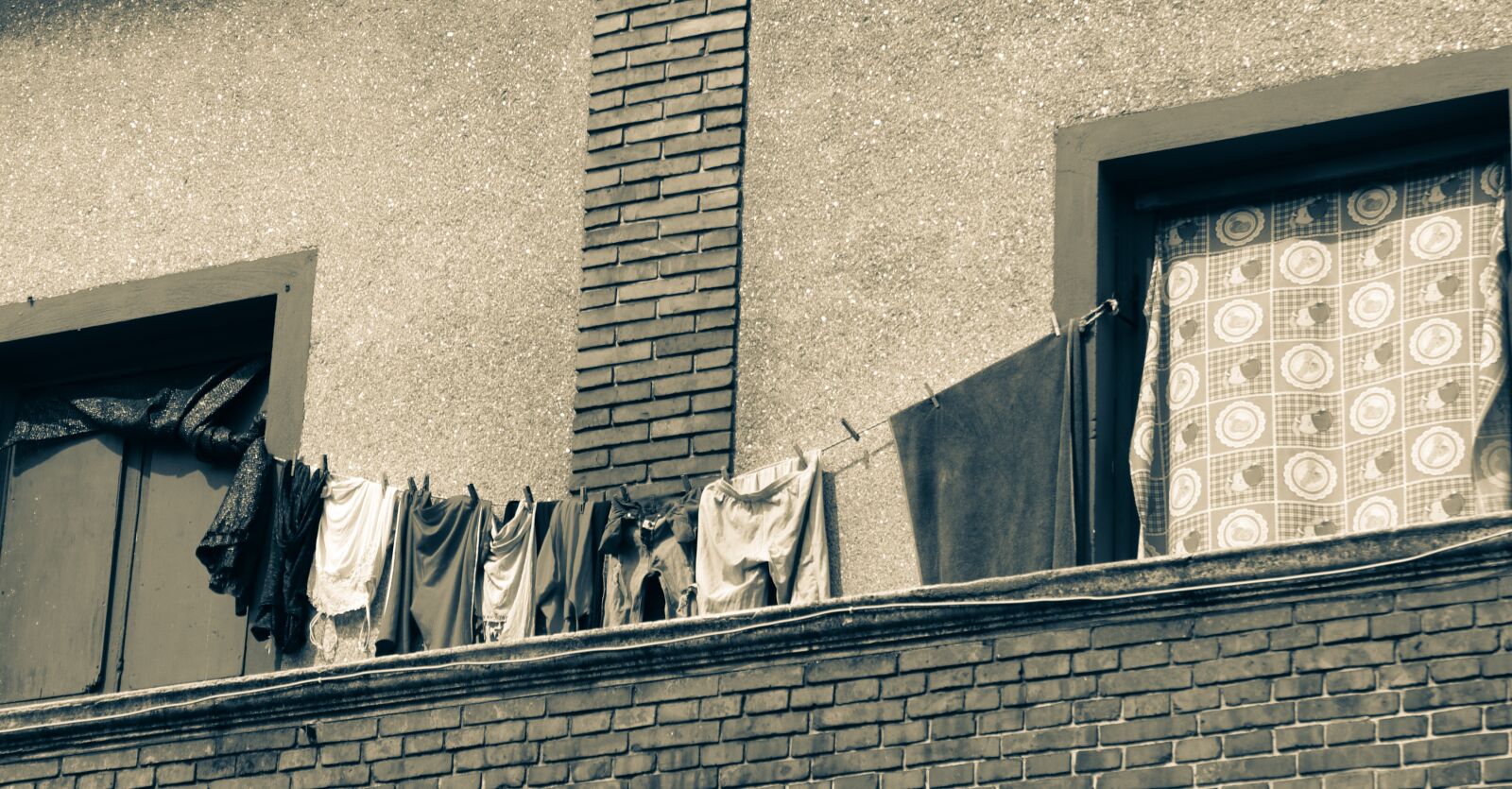Canon EOS 200D (EOS Rebel SL2 / EOS Kiss X9) sample photo. Clothesline, laundry, hang photography