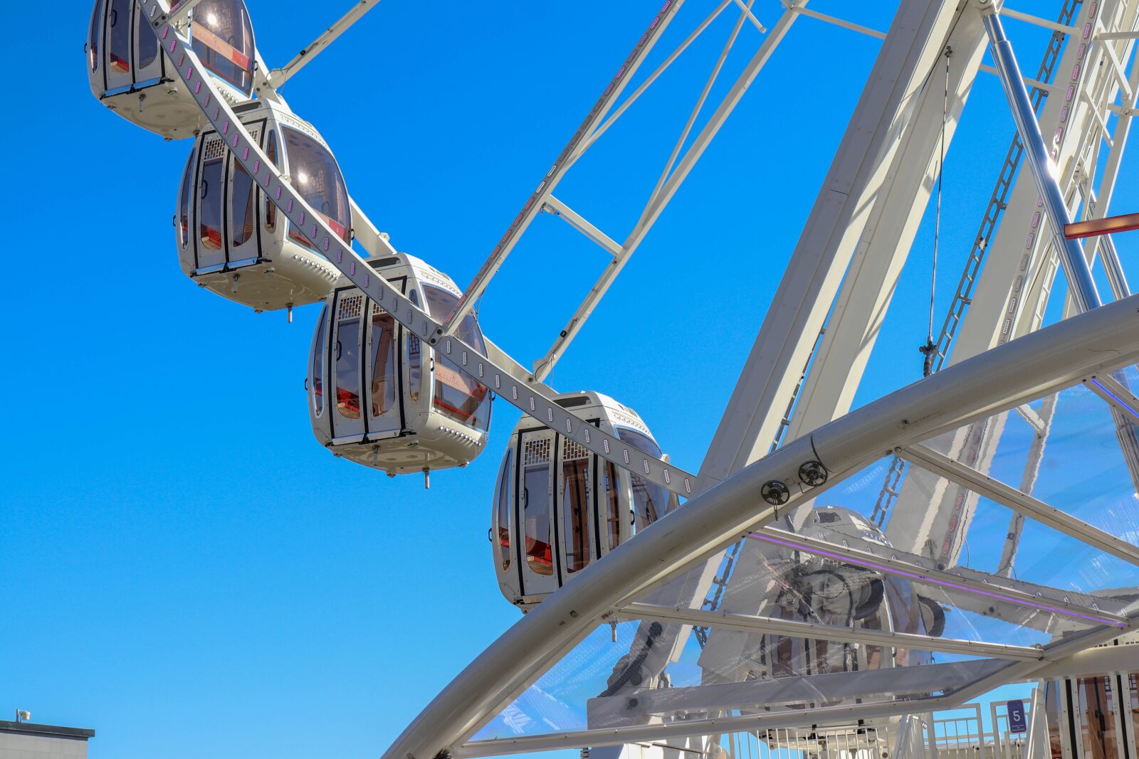 Canon EOS 80D sample photo. Ferris, wheel, colorful photography