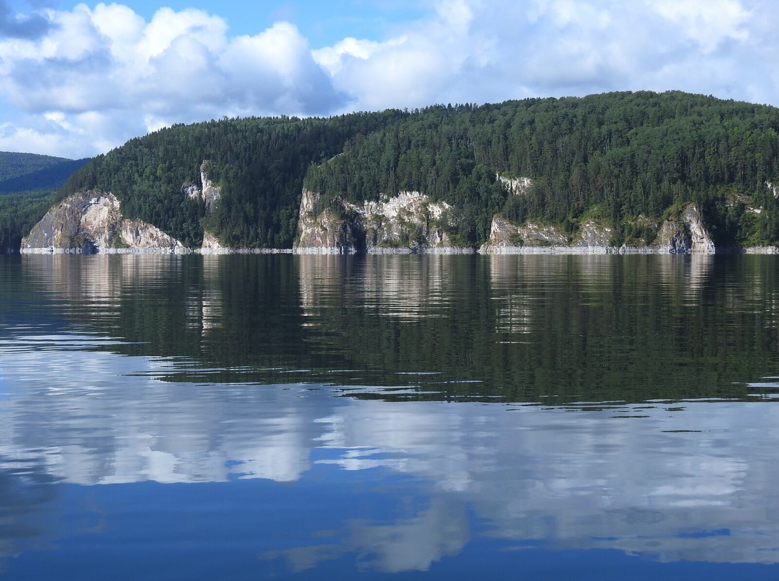 Nikon Coolpix P900 sample photo. Reservoir, bay, rocks photography