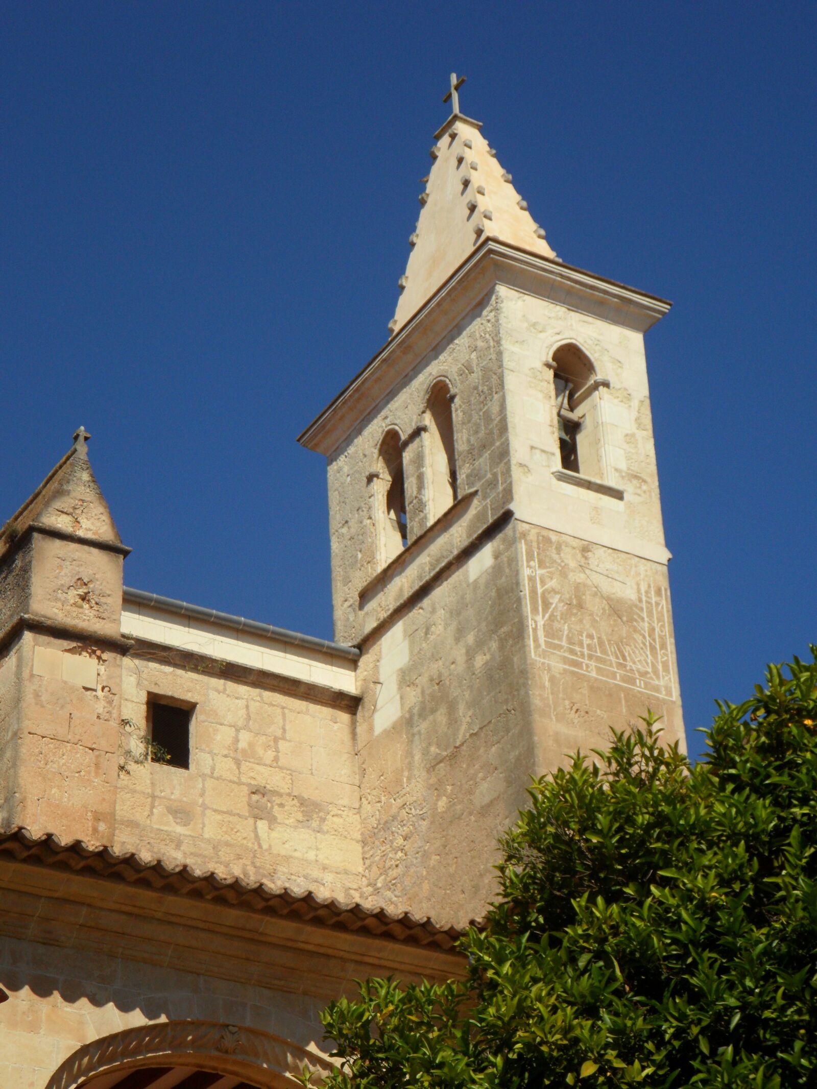Samsung VLUU WB210, SAMSUNG WB210 sample photo. Church, manacor, tower photography