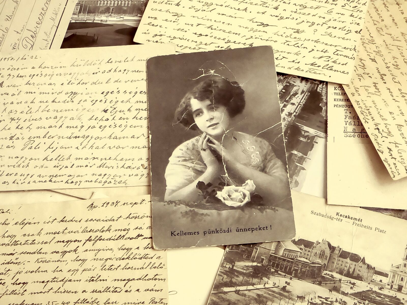Panasonic DMC-FZ72 sample photo. Background, old, picture postcard photography