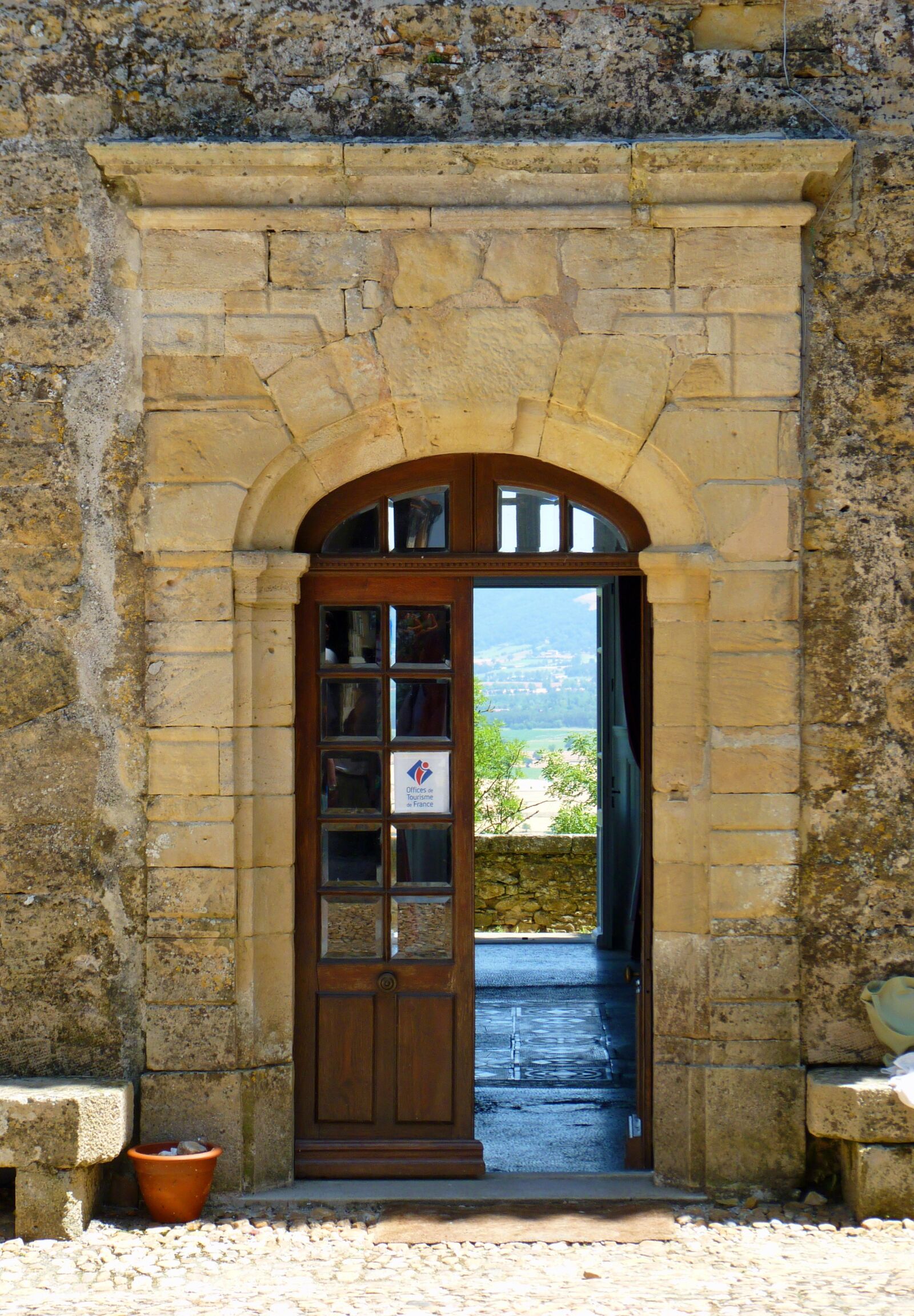 Panasonic Lumix DMC-FZ35 (Lumix DMC-FZ38) sample photo. Door, former, entry photography