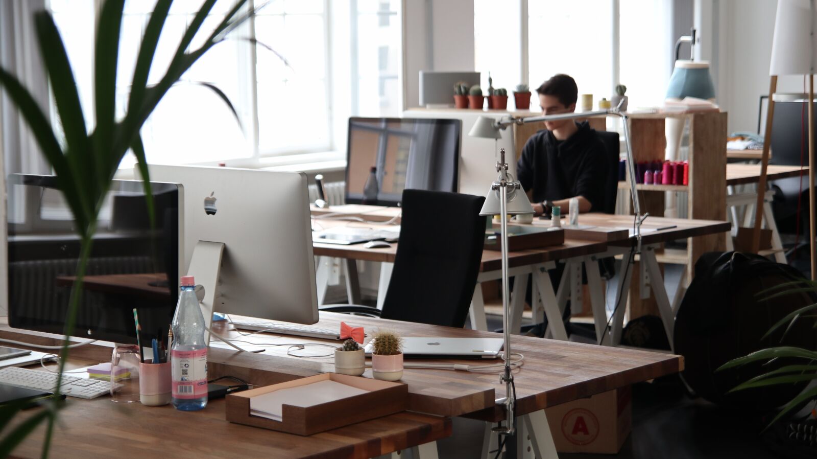 Canon EOS M5 sample photo. People, man, office photography