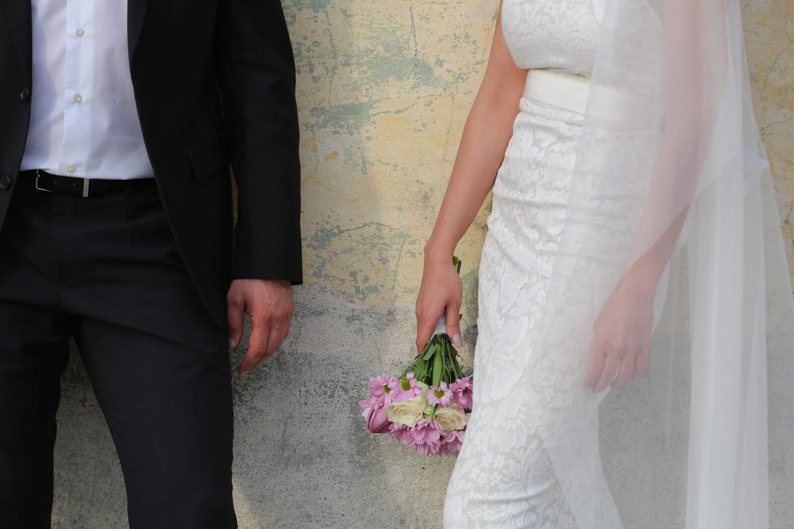 Canon EOS 5D Mark III sample photo. Veil, outfit, wedding dress photography