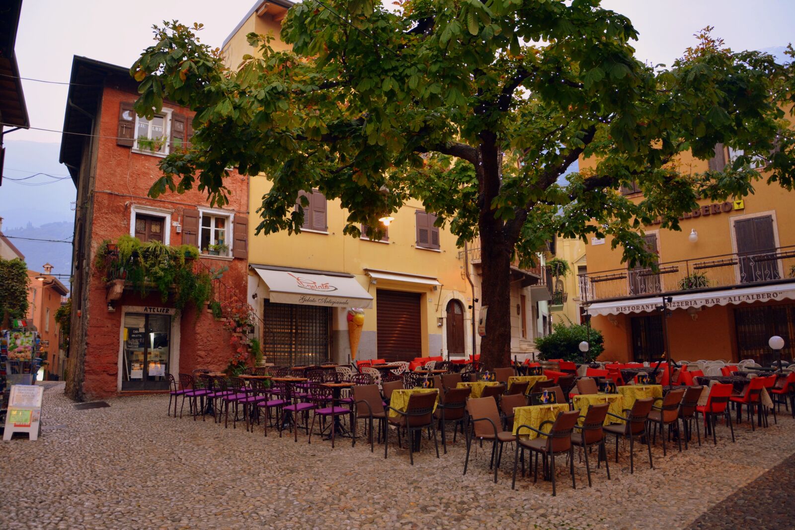 Nikon D7100 sample photo. Bar, desert, piazza photography