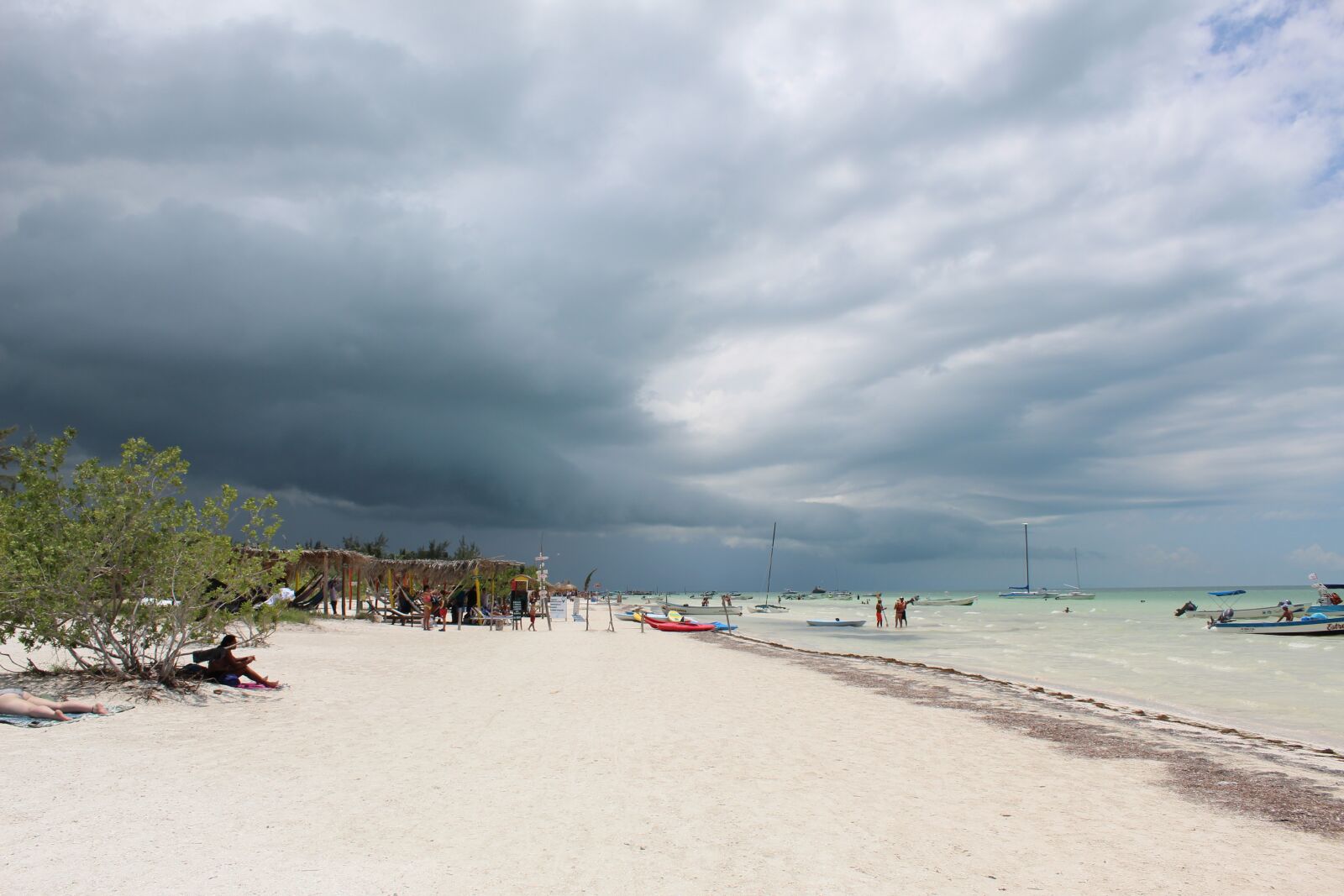 Canon EOS 1300D (EOS Rebel T6 / EOS Kiss X80) sample photo. Holbox, beach, mexico photography
