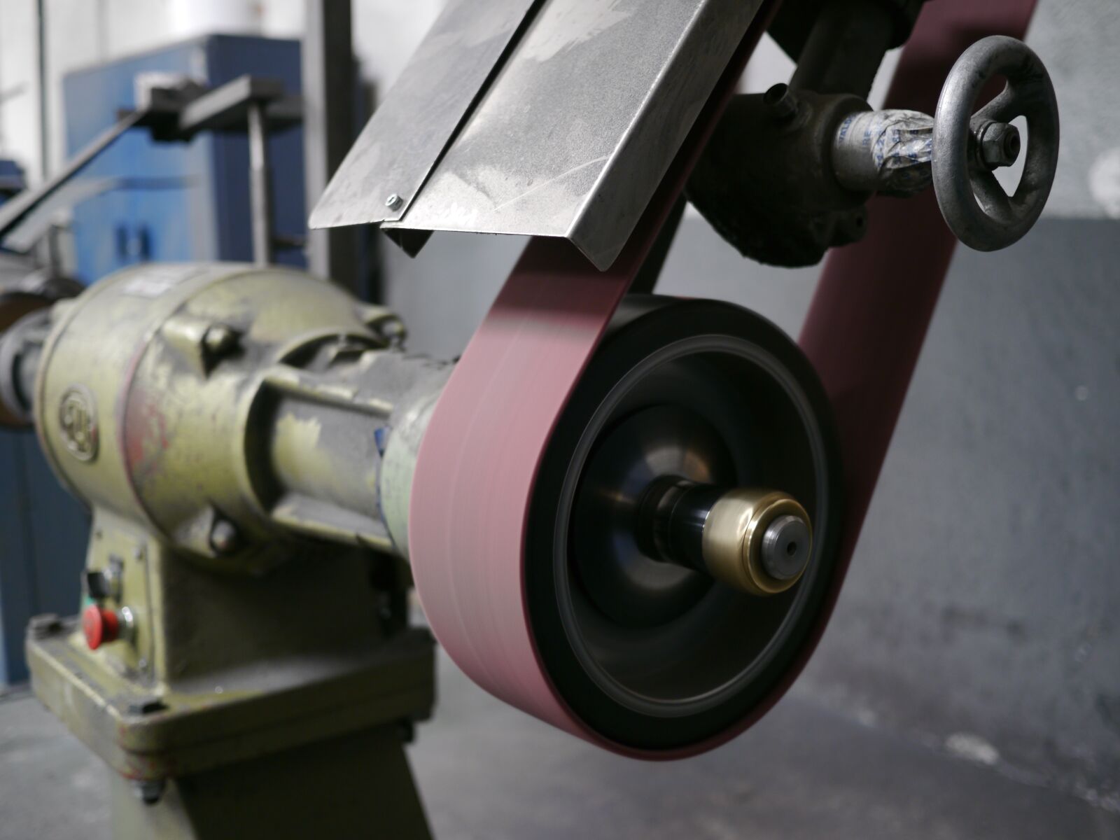 Panasonic Lumix DMC-GH2 sample photo. Machinery, polished, sander photography