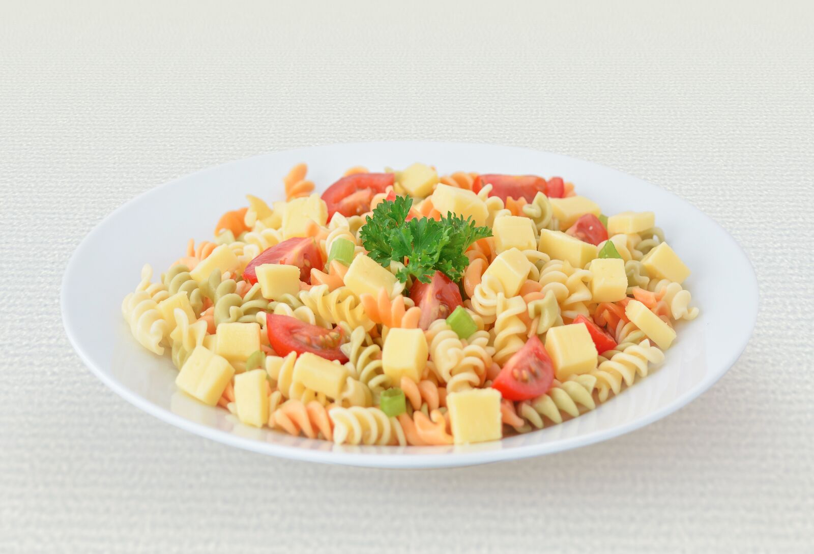 Nikon D7100 sample photo. Pasta, cheese, tomato photography