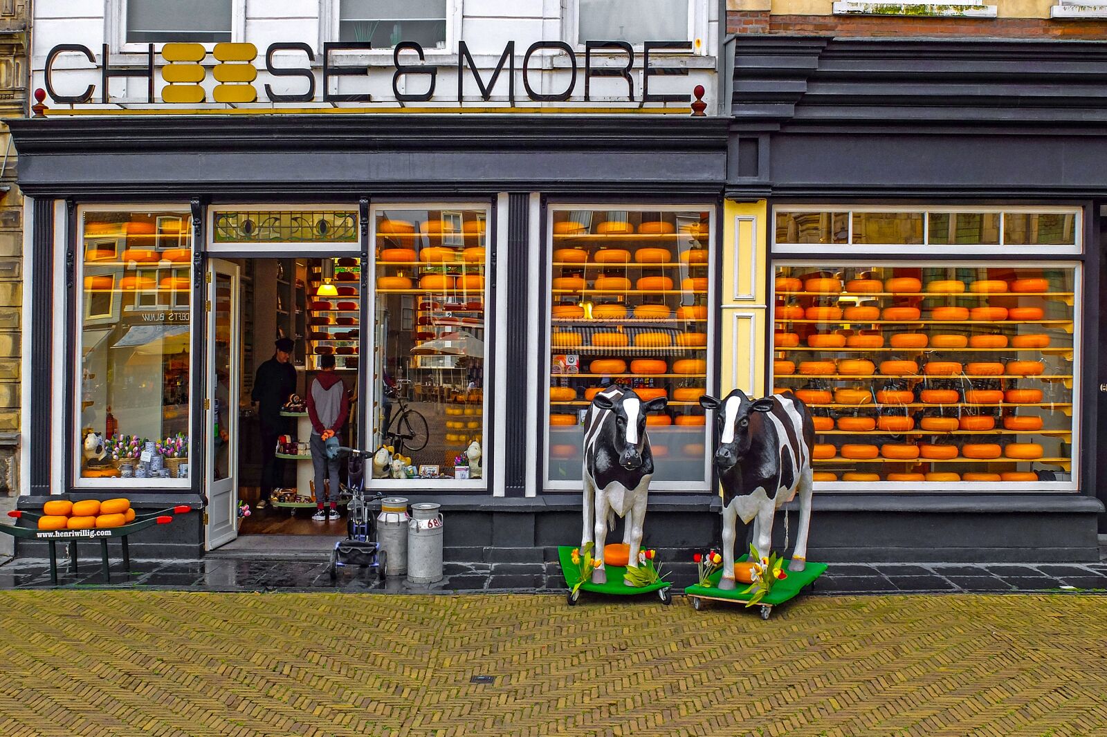 Fujifilm X30 sample photo. Cheese, shop, cheese factory photography