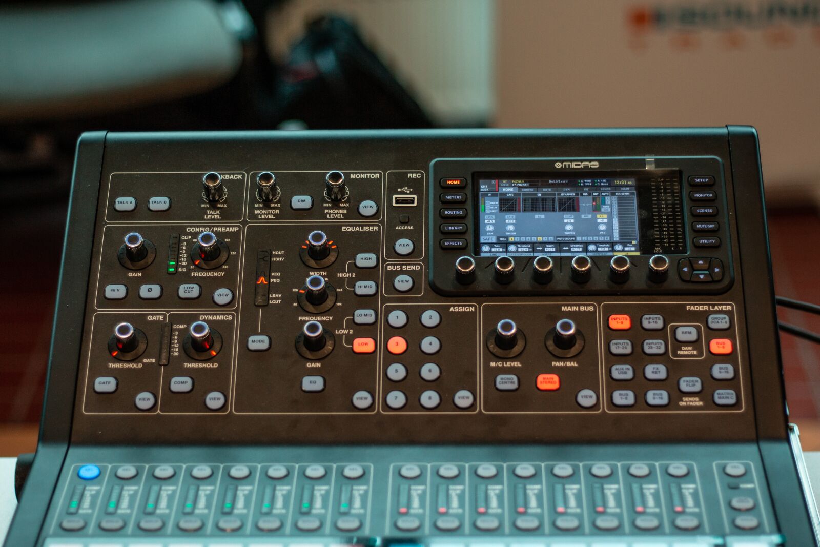Canon EOS 700D (EOS Rebel T5i / EOS Kiss X7i) sample photo. Audio mixer, console, control photography
