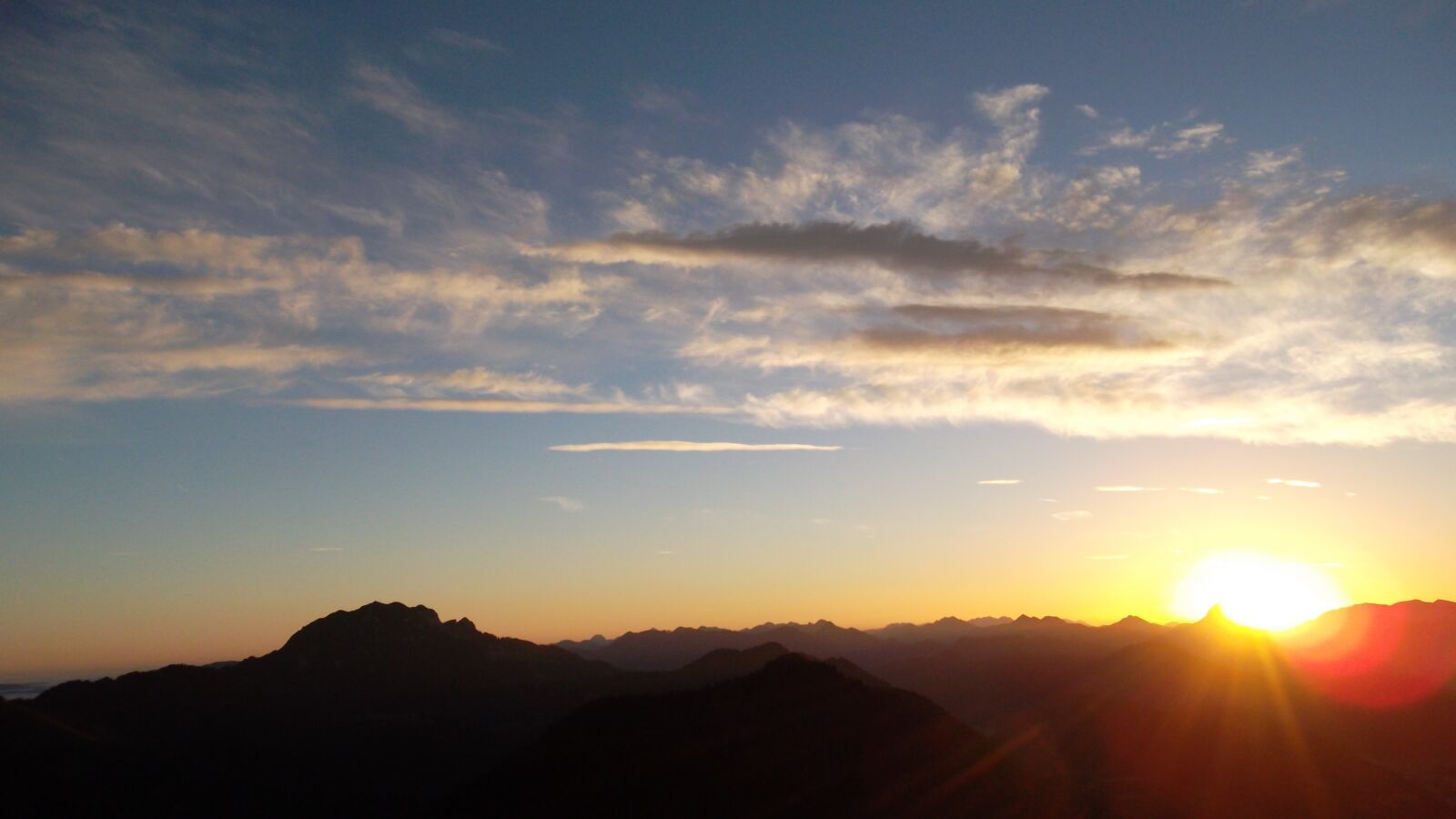 Samsung ST65 sample photo. Sunrise, jochberg, morning photography