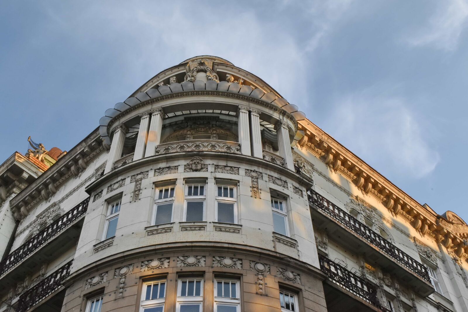 Nikon D5500 sample photo. Capital city, facade, monument photography