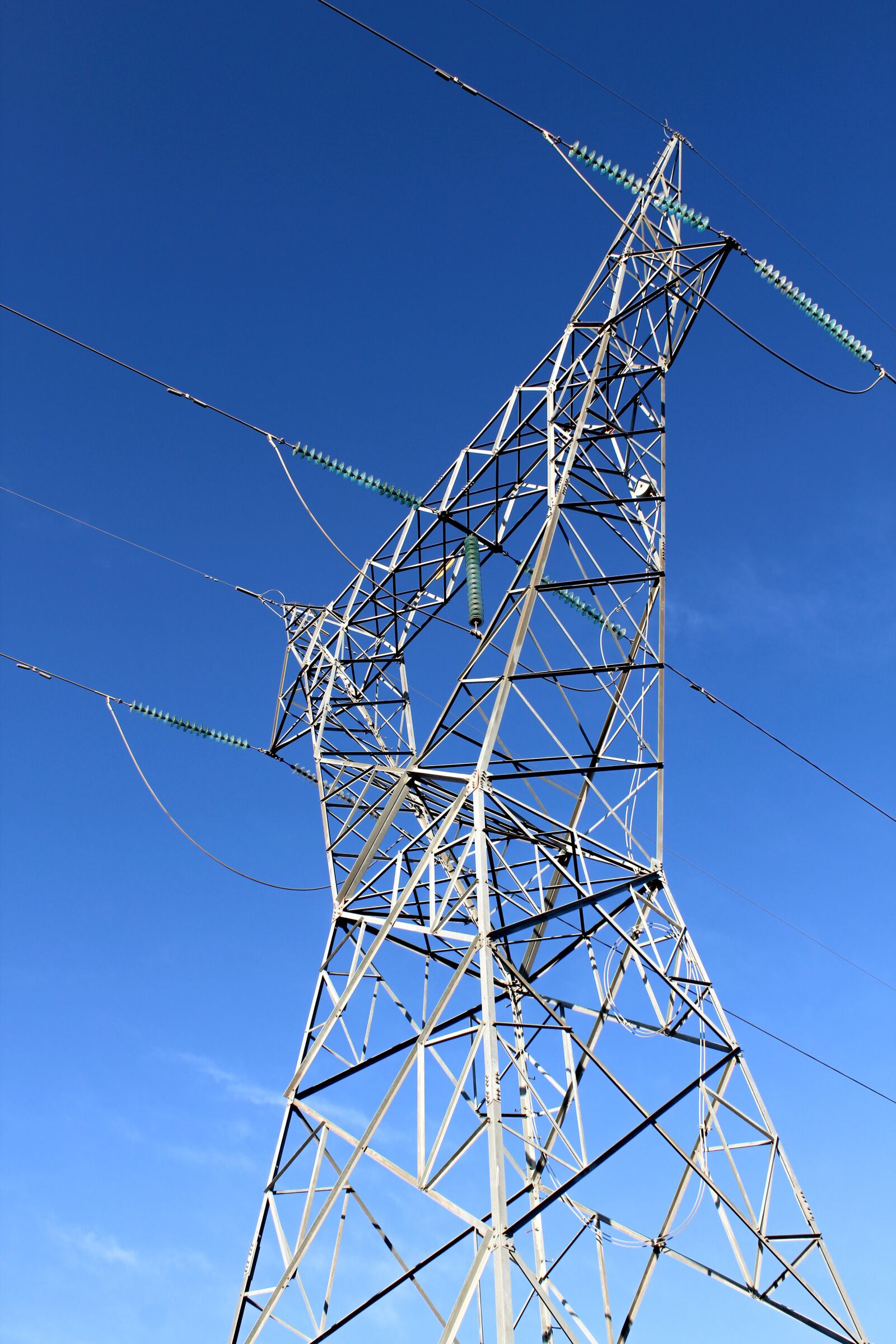 Canon EOS 1300D (EOS Rebel T6 / EOS Kiss X80) sample photo. Electricity, tower, sky photography
