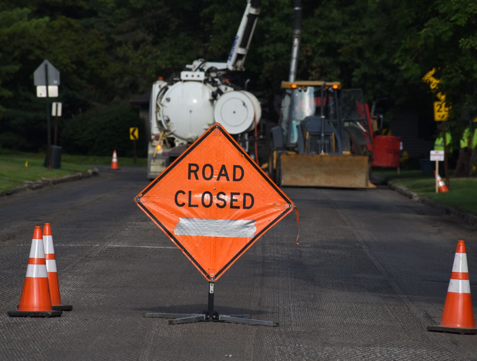 Nikon D5500 sample photo. Road closed, sign, construction photography